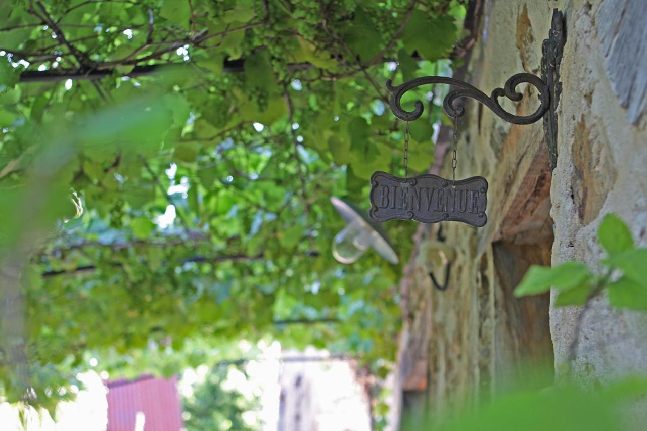 L'Echappee Belle Bed and Breakfast Lacourt Exteriör bild